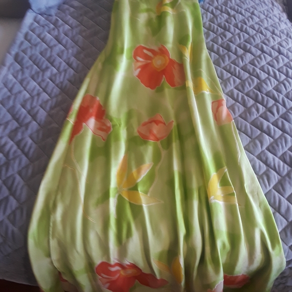 Dress - Picture 7 of 7